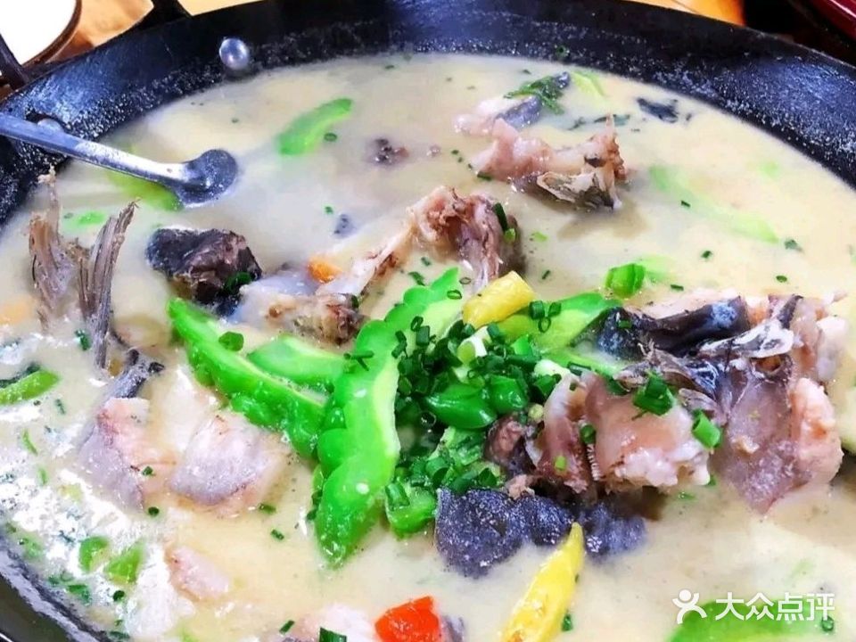 苦瓜烧鱼(贺龙体育馆店)