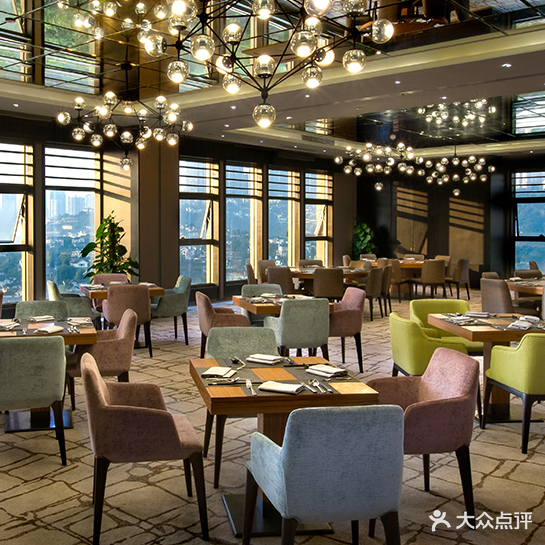 重庆宝利花园皇冠假日酒店月色西餐厅(龙怀街店)