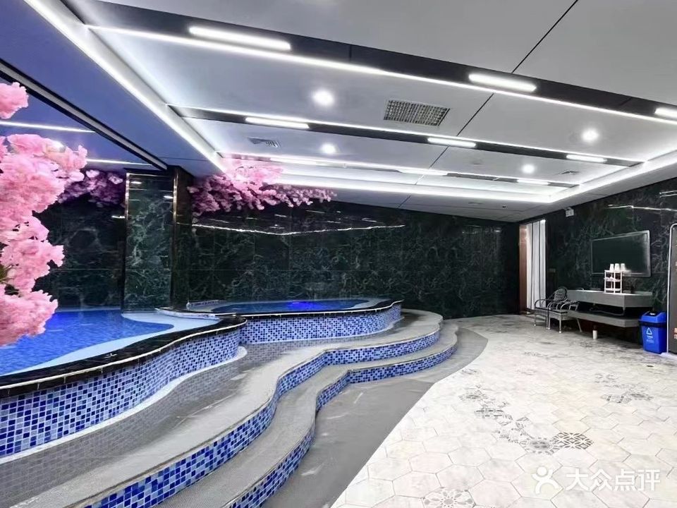 龙莲今月洗浴养生会所