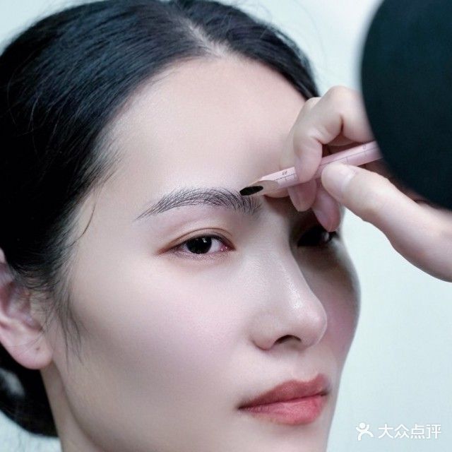 美目里美学形象设计中心