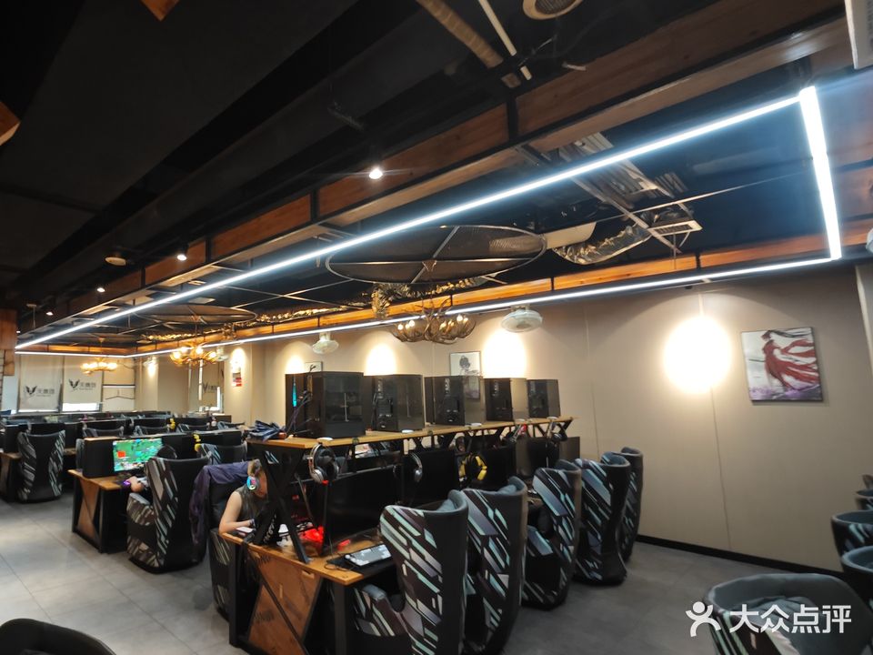 天鹰剑网咖(花果园T区2区2栋店)
