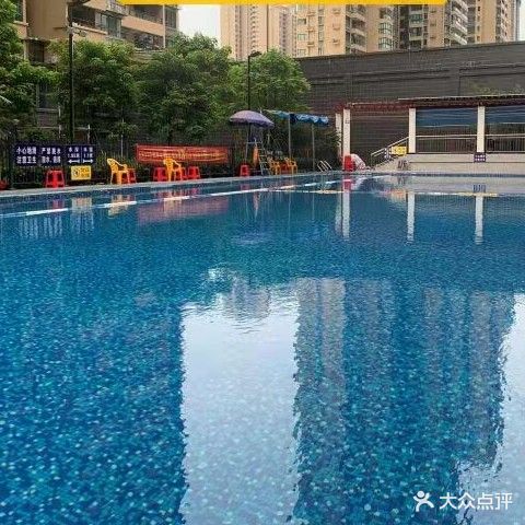 奥琳东方名城游泳场