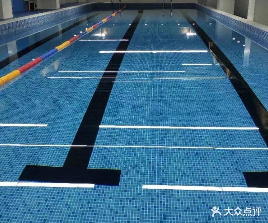 愉跃游泳健身俱乐部