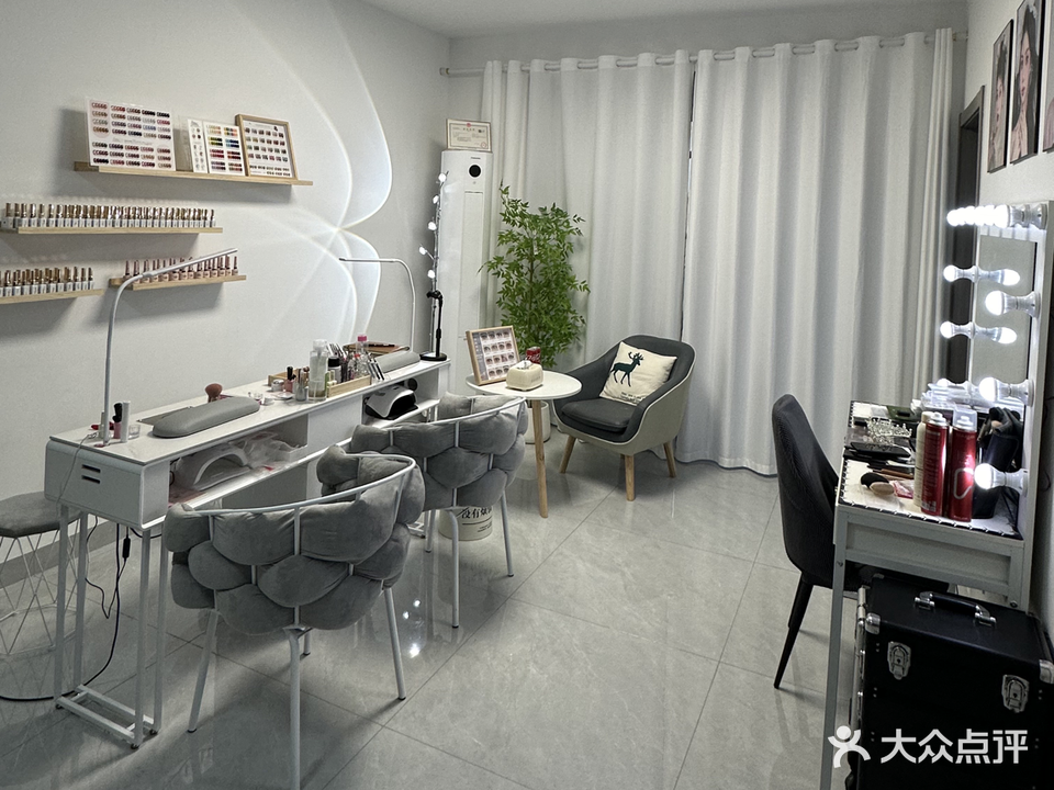 凡尘美甲美睫·化妆纹绣工作室(同祥苑店)