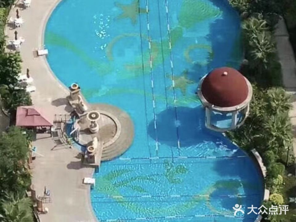 大洲龙郡游泳培训中心