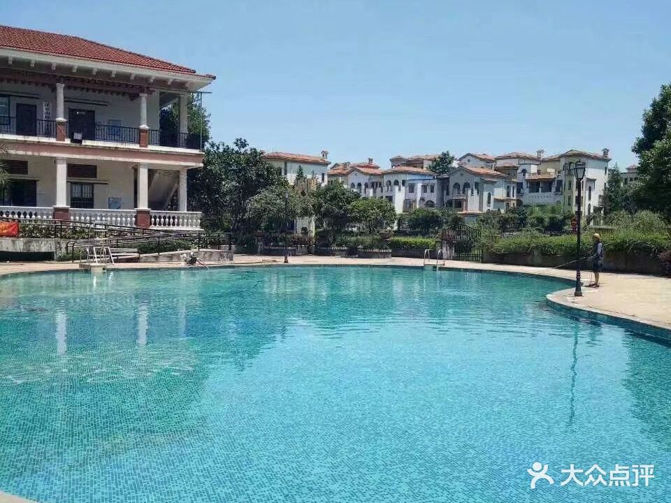 海豚湾游泳馆(诺亚山林店)