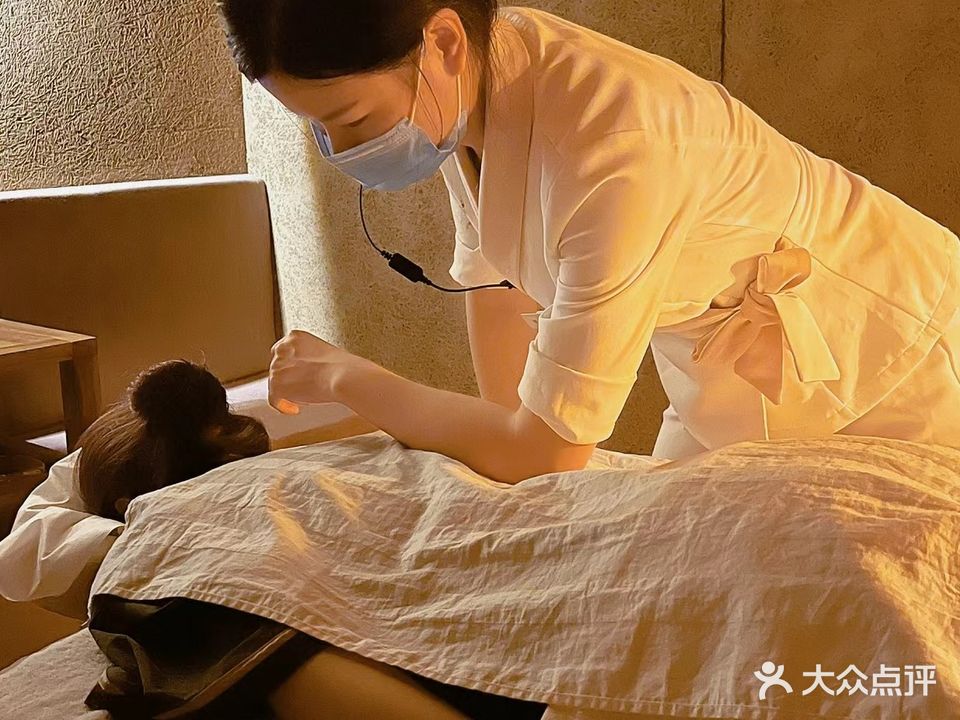 按摩足浴(香榭丽香舍店)