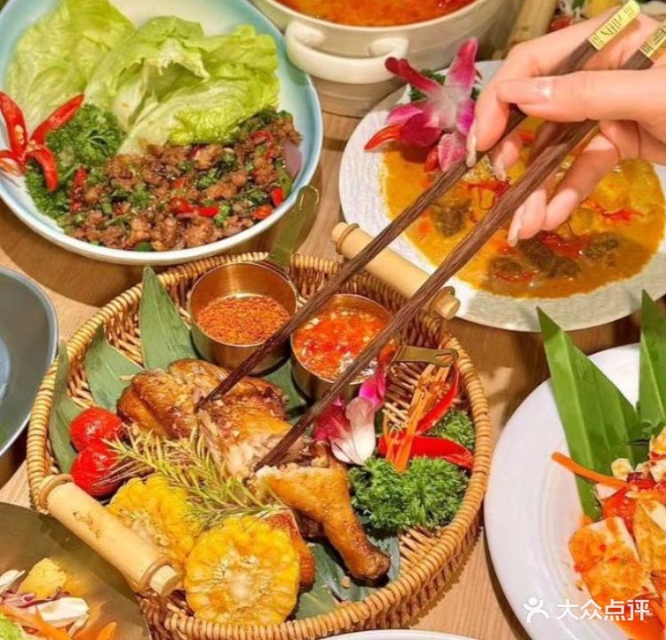 椰哩哩云南小炒菜(解放碑店)