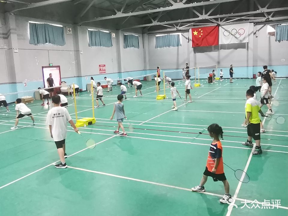 德仁羽毛球馆