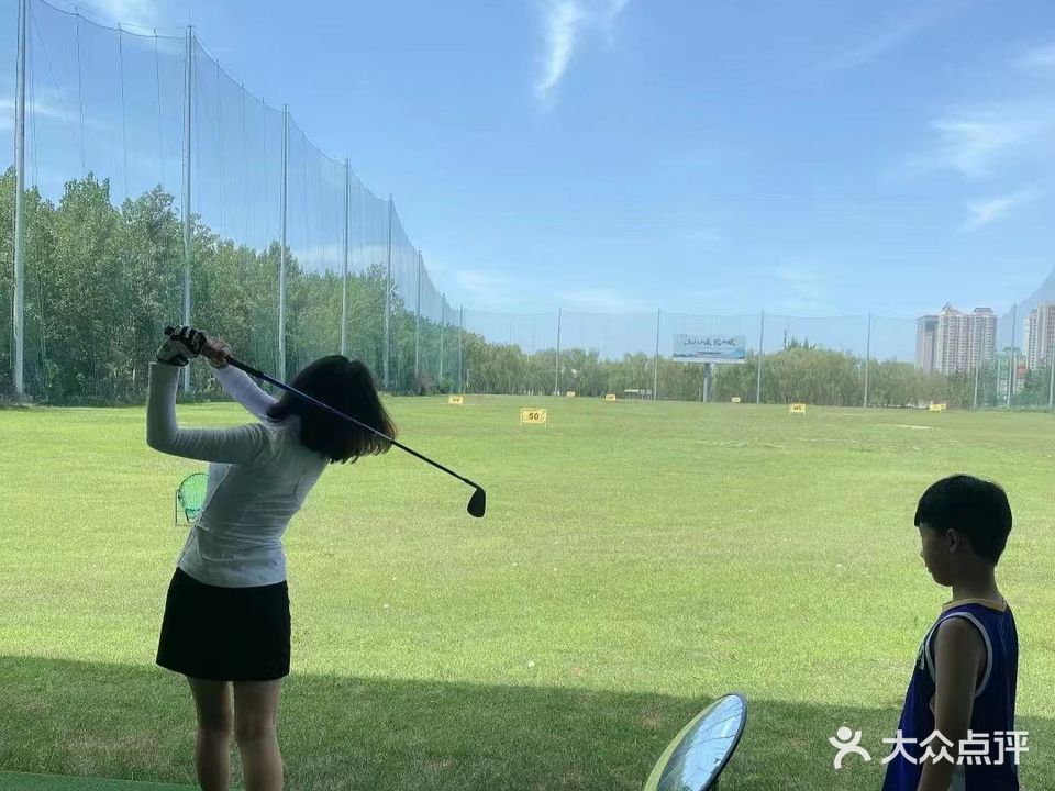 锦鸿国际体育运动中心·高尔夫练习场(滨河路店)