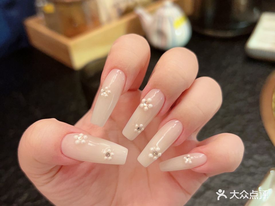 丫丫美甲美睫