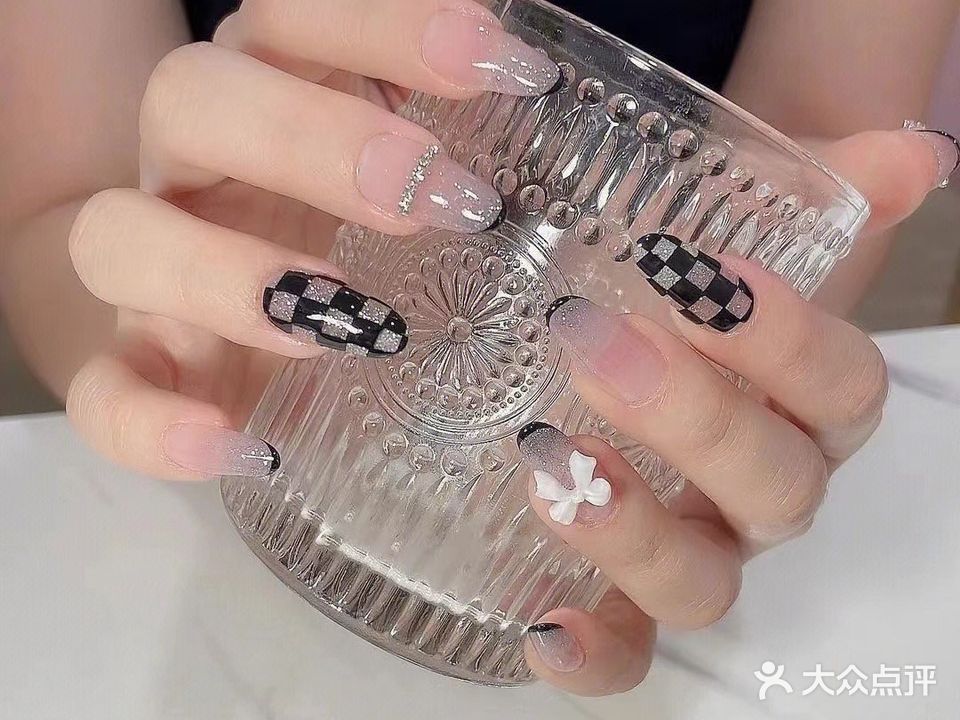 朵朵化妆美甲美睫纹绣(银座商业广场B座店)