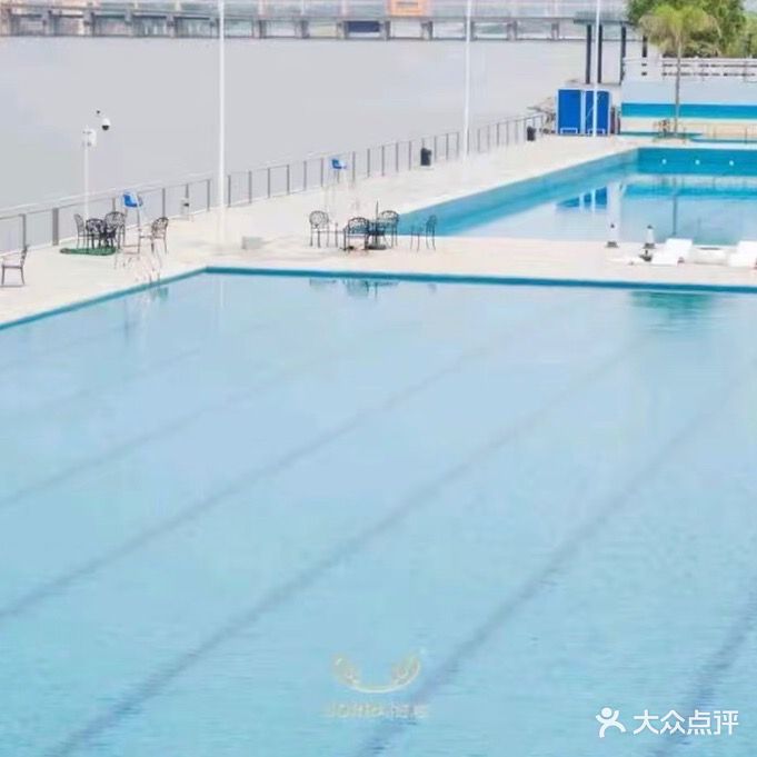 滨水公国云边泳池
