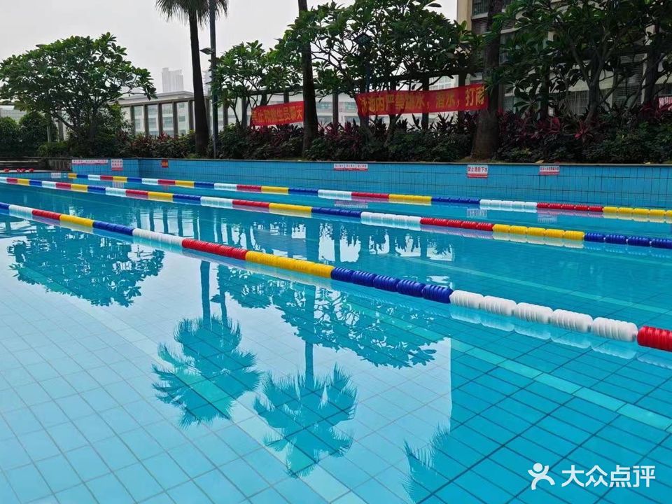南海万科广场游泳池
