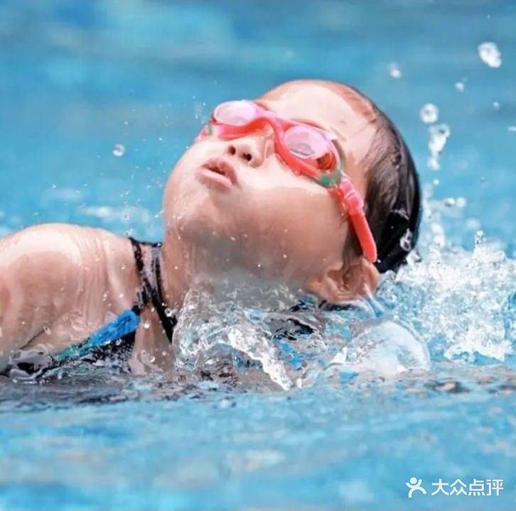 蓝鳍校长·亲子游泳馆(麓湖店)