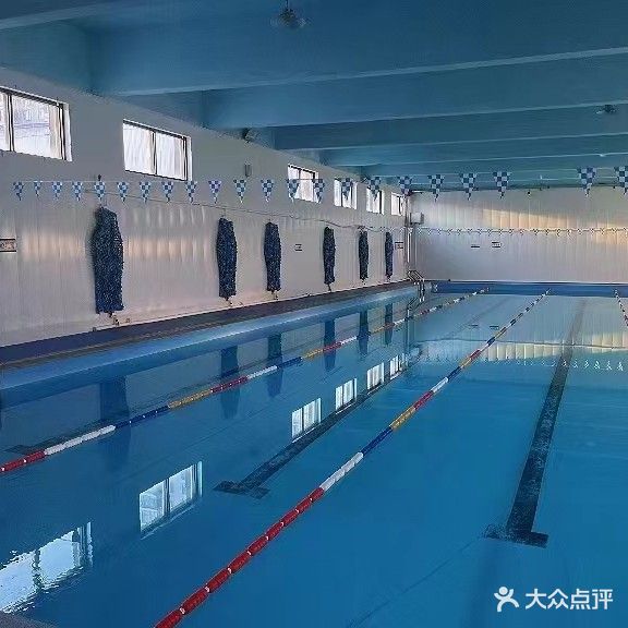 东关小学游泳馆