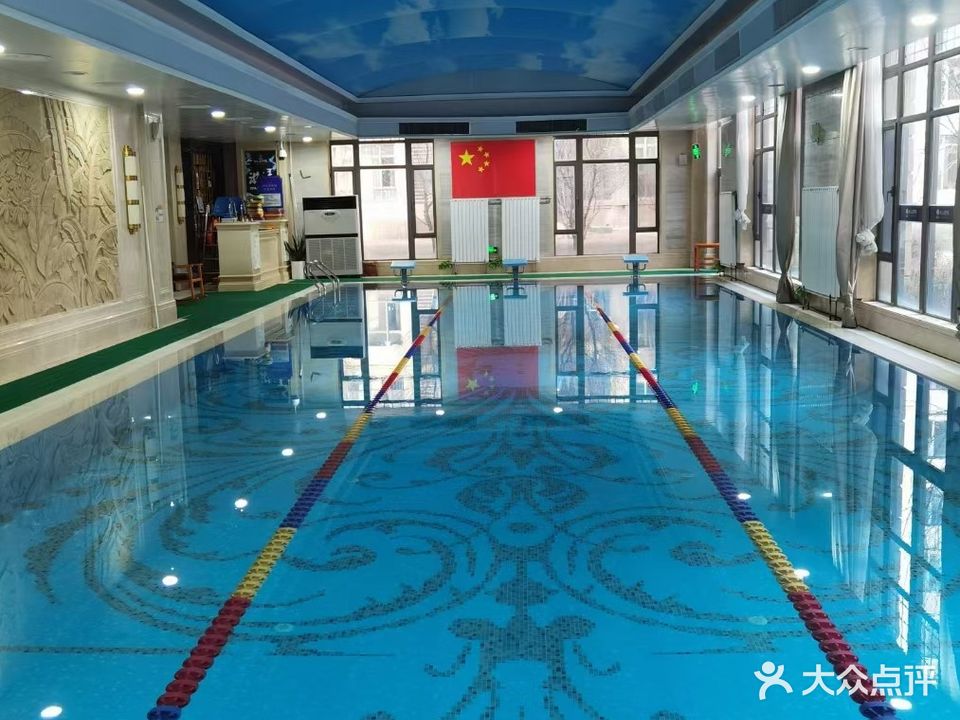翡翠游泳馆