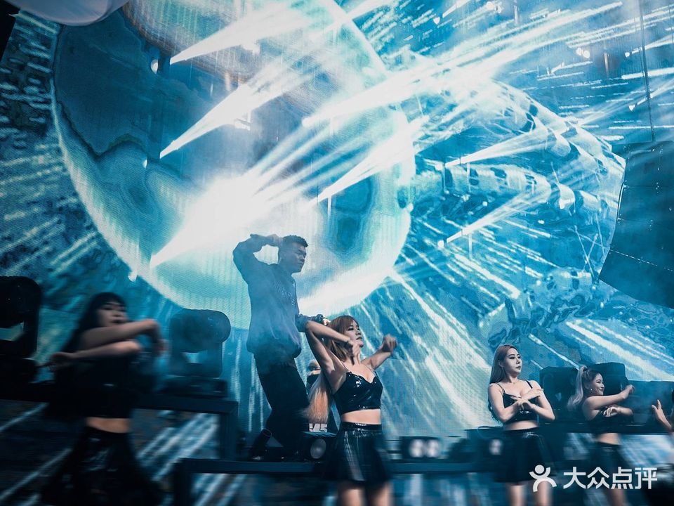 祁东县星际娱乐酒吧