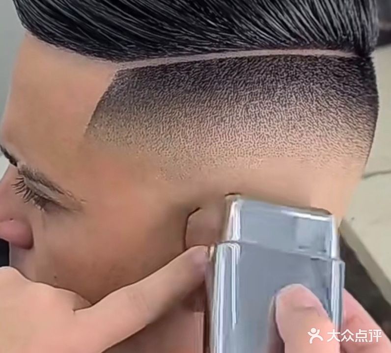 春梅美容美发影响会馆