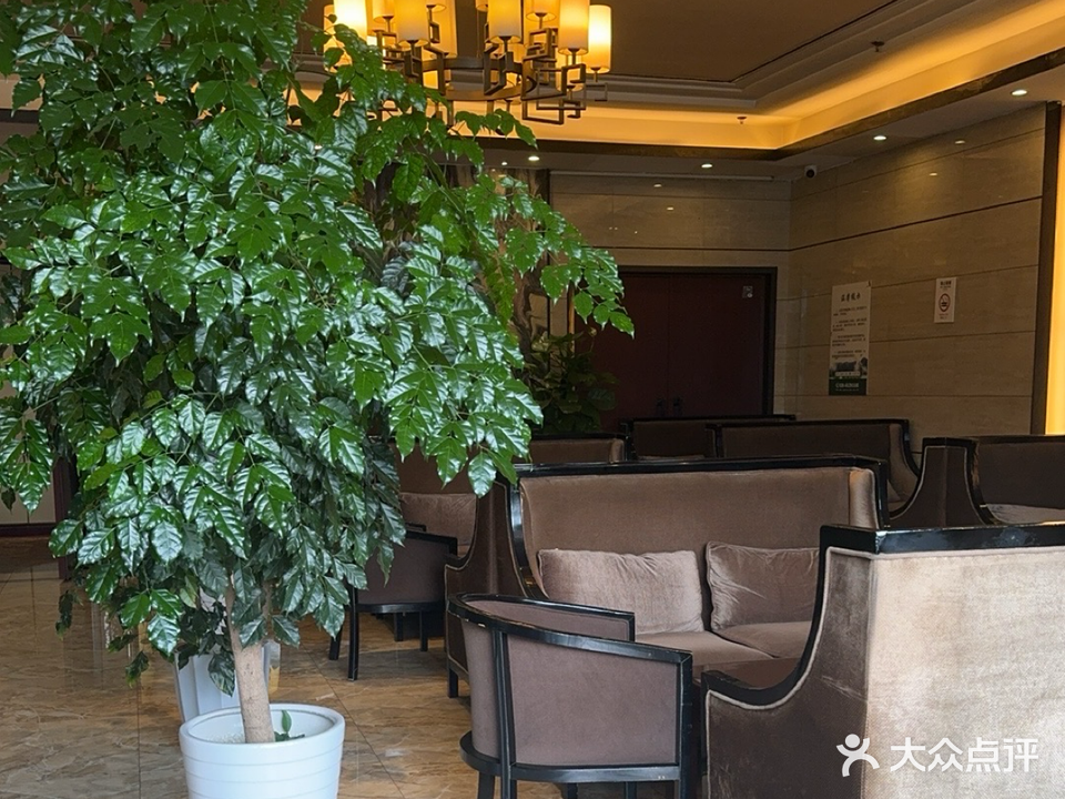 嘉得利中餐厅(西广场商业中心店)