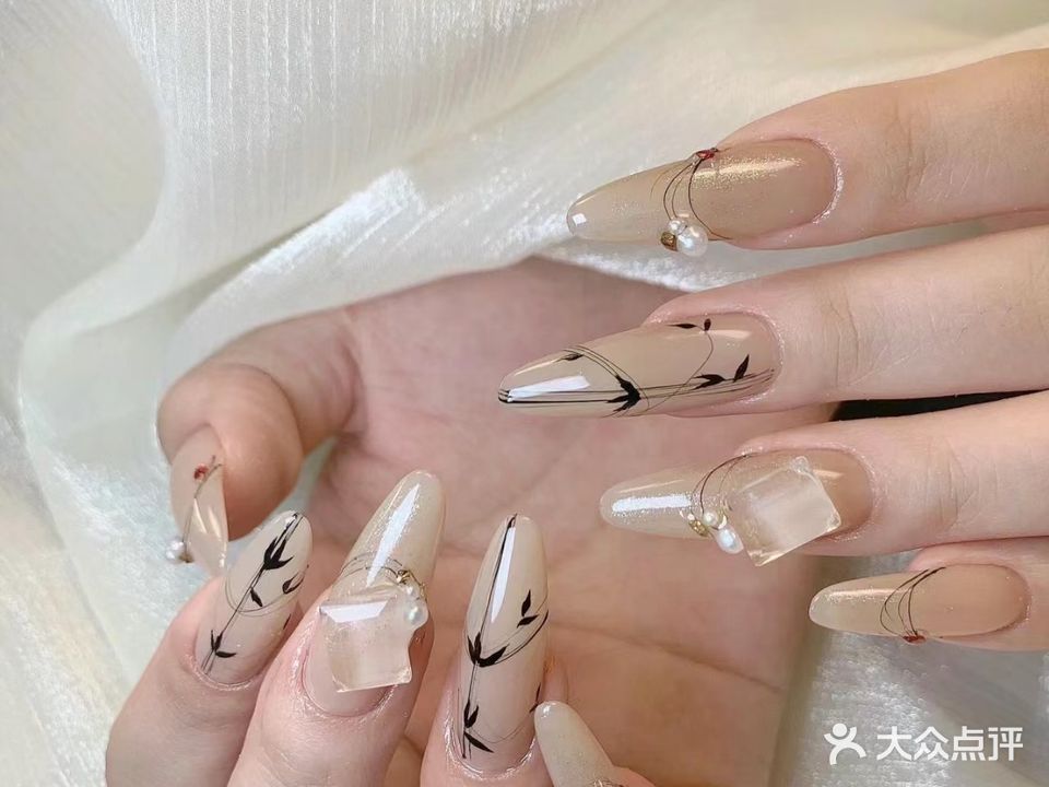 七月July日式美甲美睫(新街口天之都店)