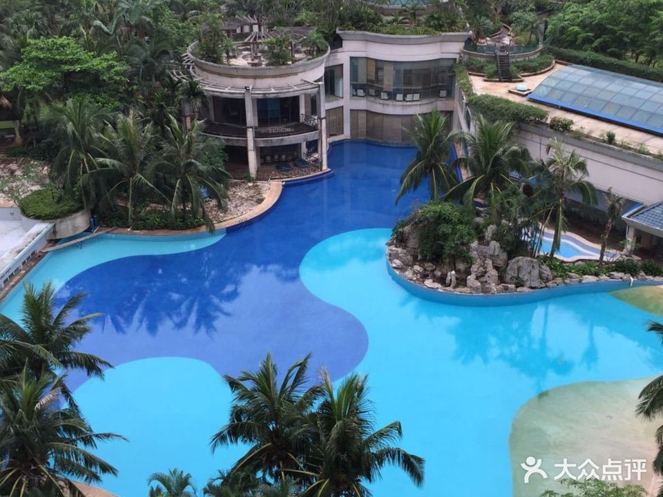 世贸雅苑温泉游泳馆