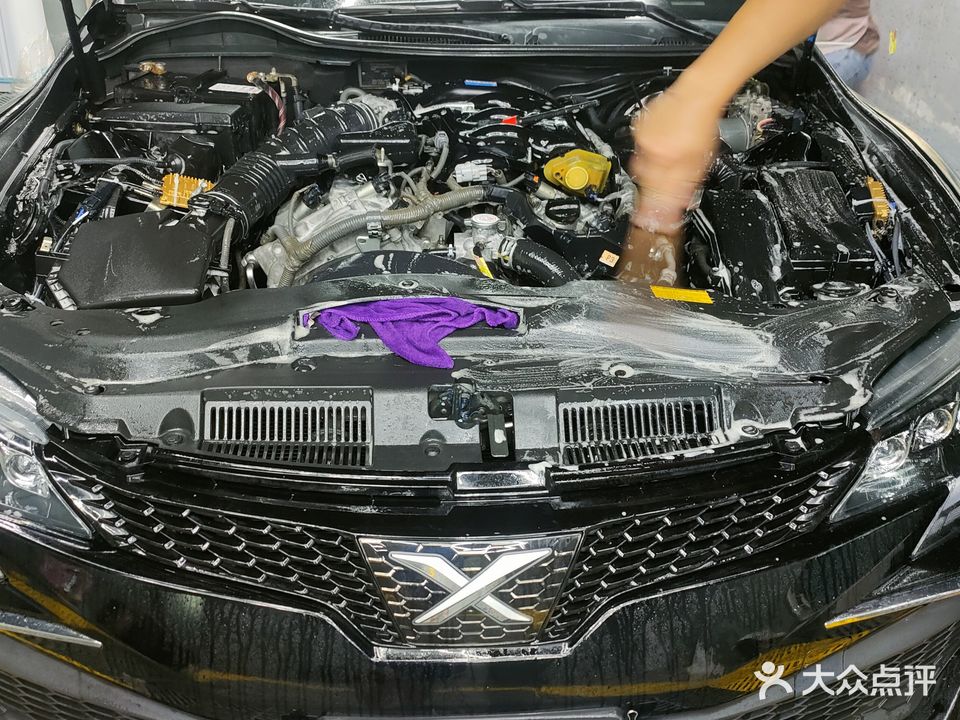 鸿易炫车坊汽车美容中心(荔枝沟市仔村店)