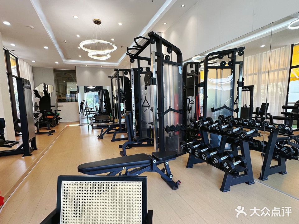 冰力健身(碧桂园华府龙江店)