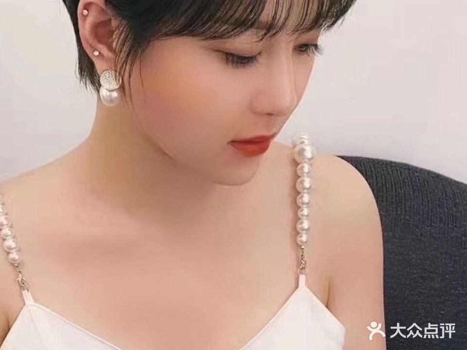 东方主流理发店