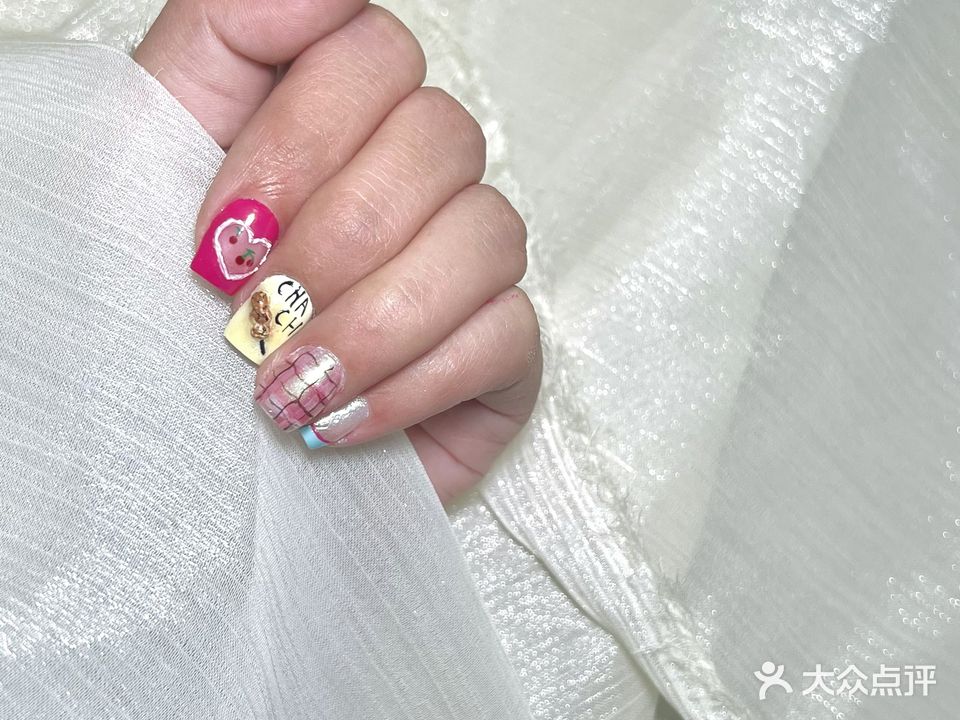 金栀美甲美睫工作室