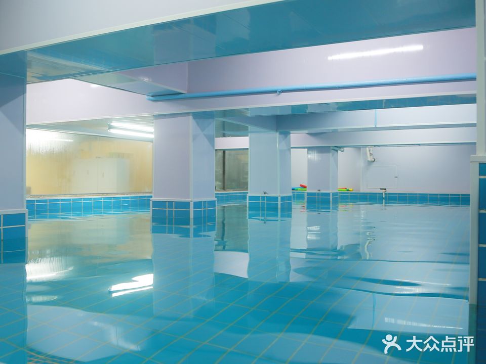 逐浪少儿游泳俱乐部