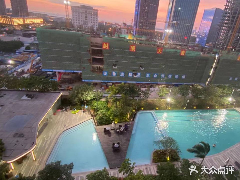 润府空中花园泳池派对