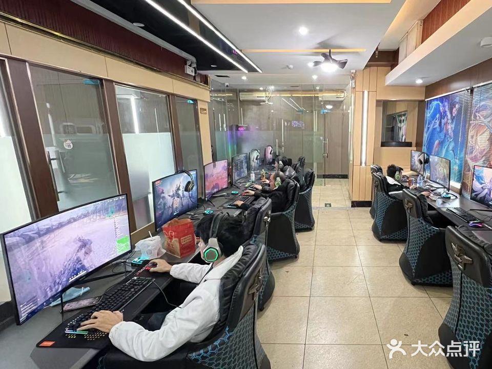鑫电竞网咖(福州钱隆世家商业街店)