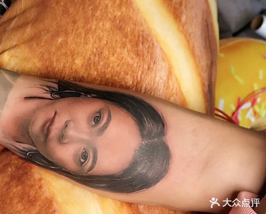 阳光纹画刺青tattoo