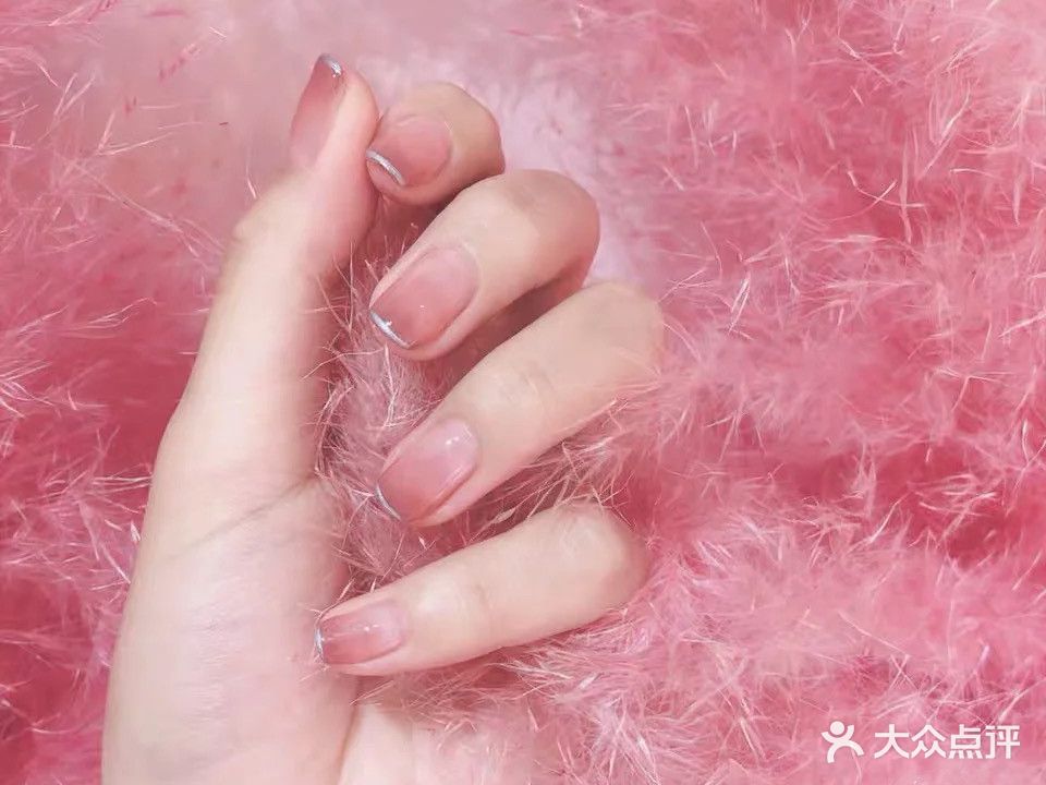 绝色美甲美睫