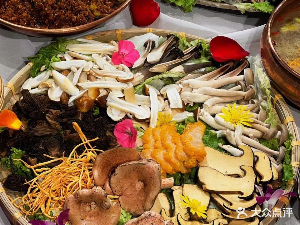 阿松餐厅·精品云南菜·野生菌腊排骨火锅(忠义店)