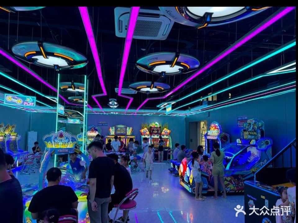 太空舱电玩城