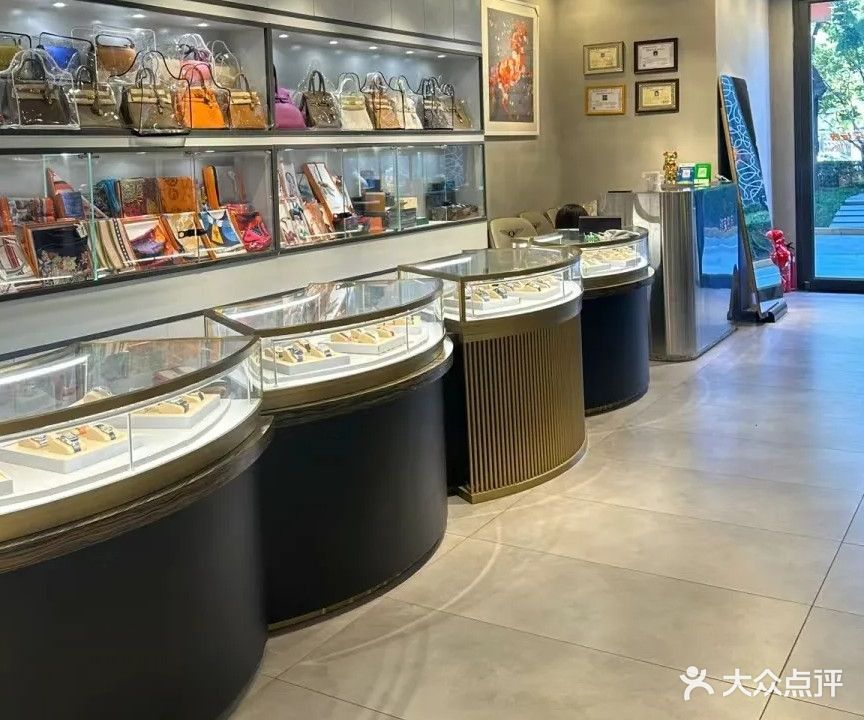 汕头潮人名品回收黄今首表包包奢侈品
