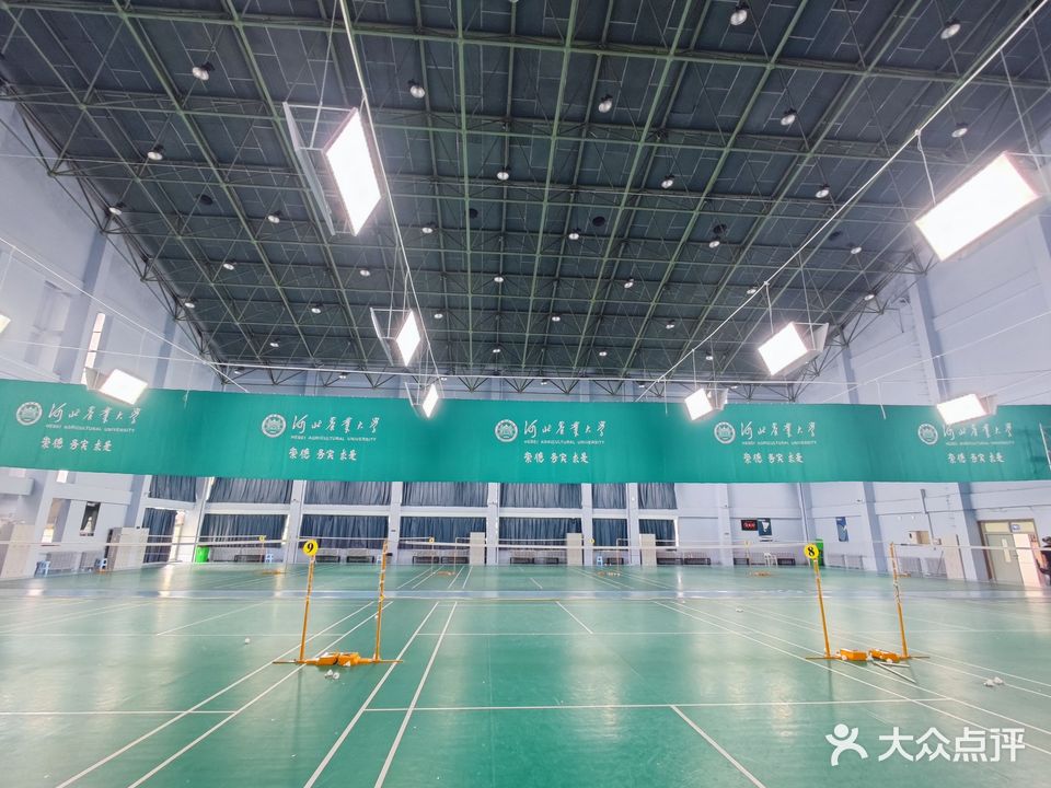 逸夫楼羽毛球馆