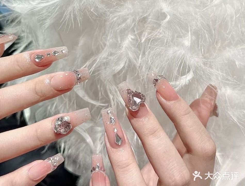 云雪峰美甲美睫(交通路店)