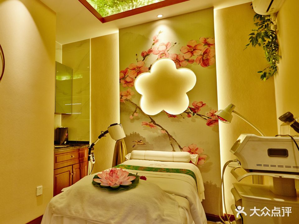 桃花绣(银泰百货店)