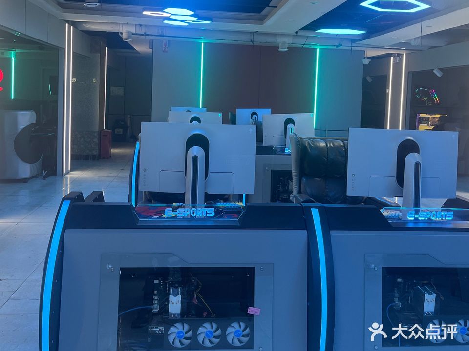 华易网吧(新疆乌鲁木齐店)
