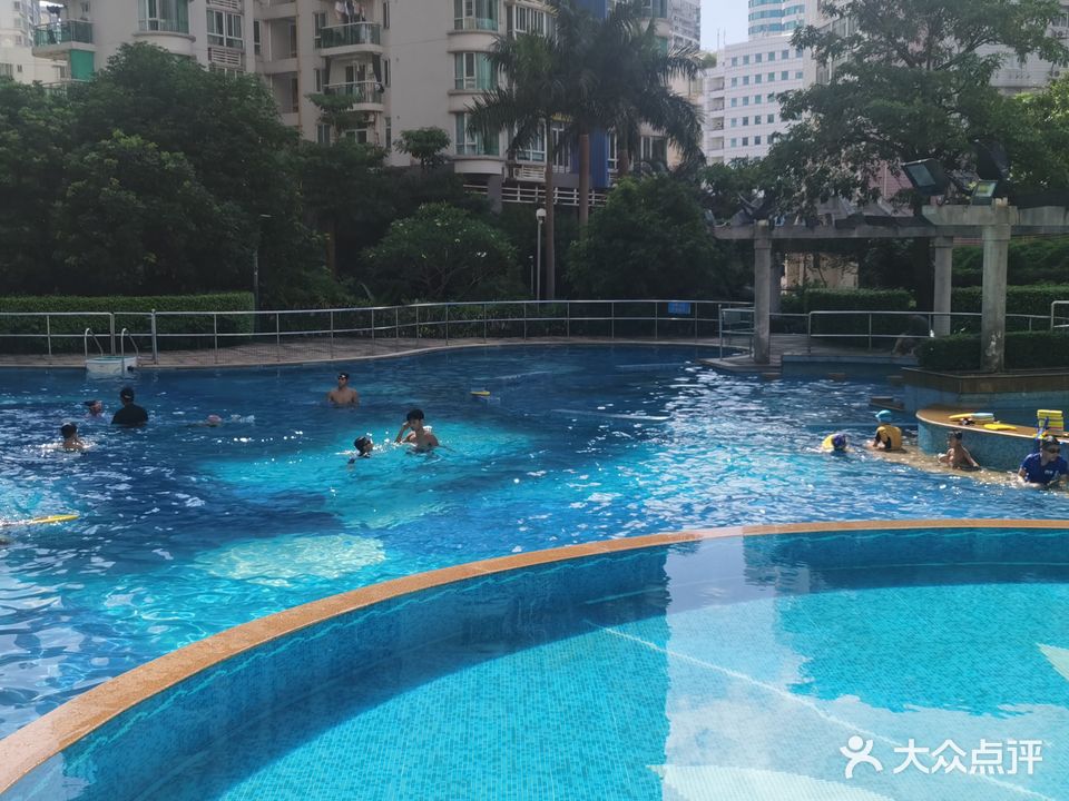 泰安华庭游泳池