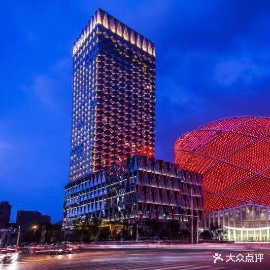 万达瑞华酒店五楼恒温泳池