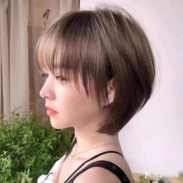 好莱屋美发美甲