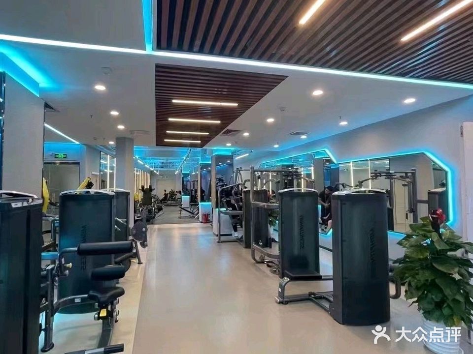 源利游泳健身