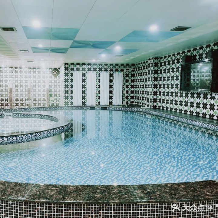 水波云天休闲洗浴客房棋牌