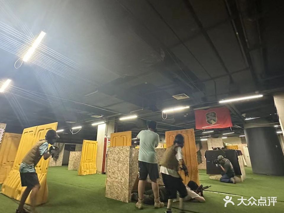 虎豹竞技(华宇百花谷店)
