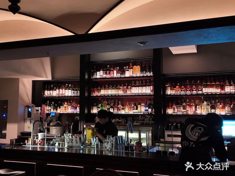 The Tower高塔·古堡cocktail &whisky bar