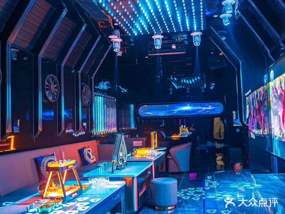 讴歌PLAY(银泰店)